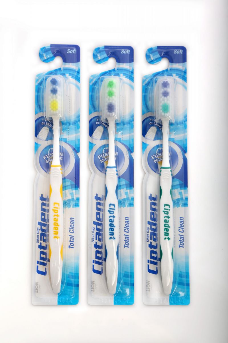 CIPTADENT TOOTHBRUSH